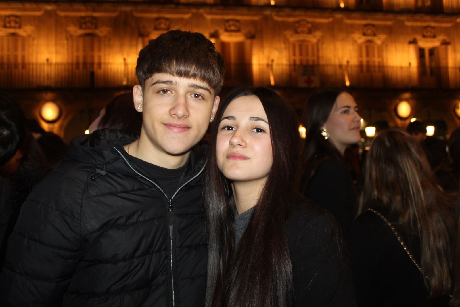 Miles de personas disfrutan de las campanadas y la fiesta del Fin de Año Universitario