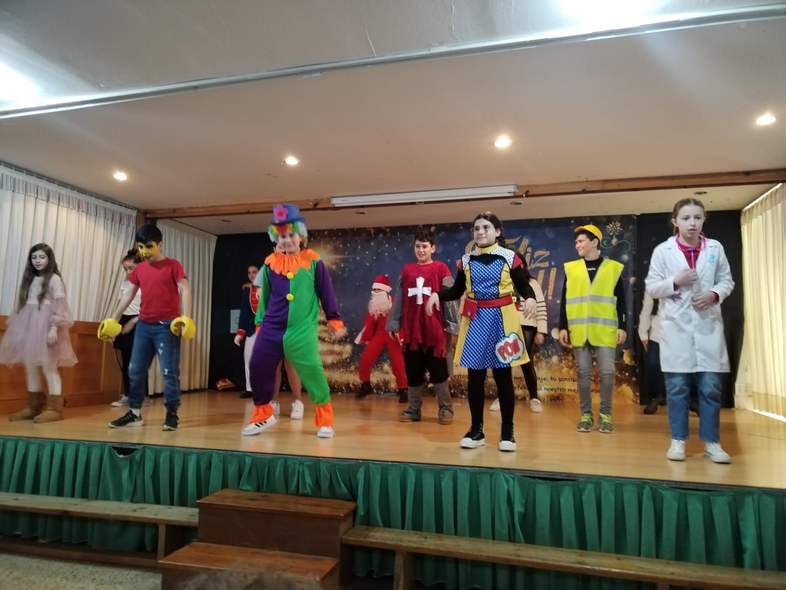Alumnos del CEIP El Tera en un festival de Navidad. Archivo.