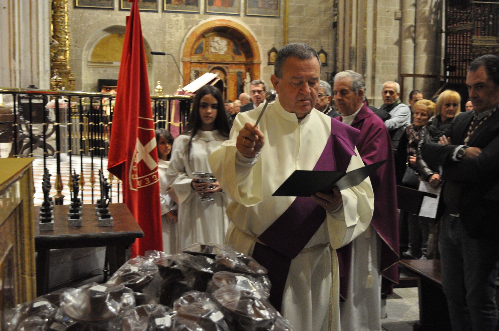 entrada-de-nuevos-hermanos-y-reconocimiento-a-mayordomos-de-la-cofradia-del-silencio-2023-5