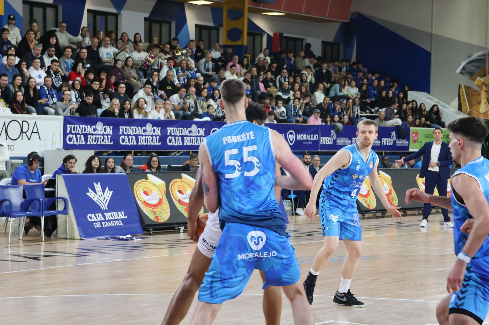 GALERÍA | Revive en imágenes el encuentro entre el CB Zamora y el Obradoiro