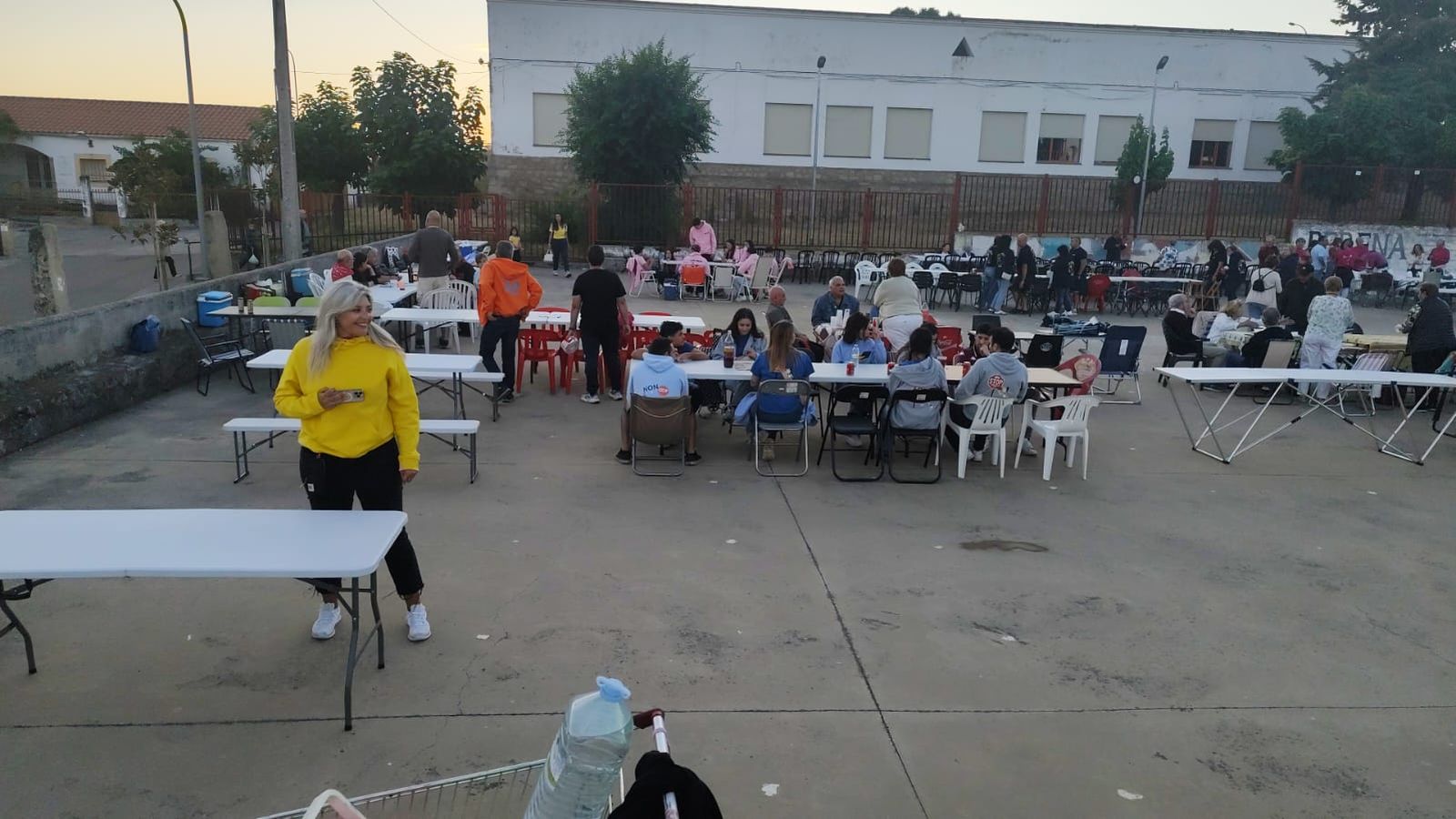 Los vecinos de Pereña de la Ribera se van de cena popular