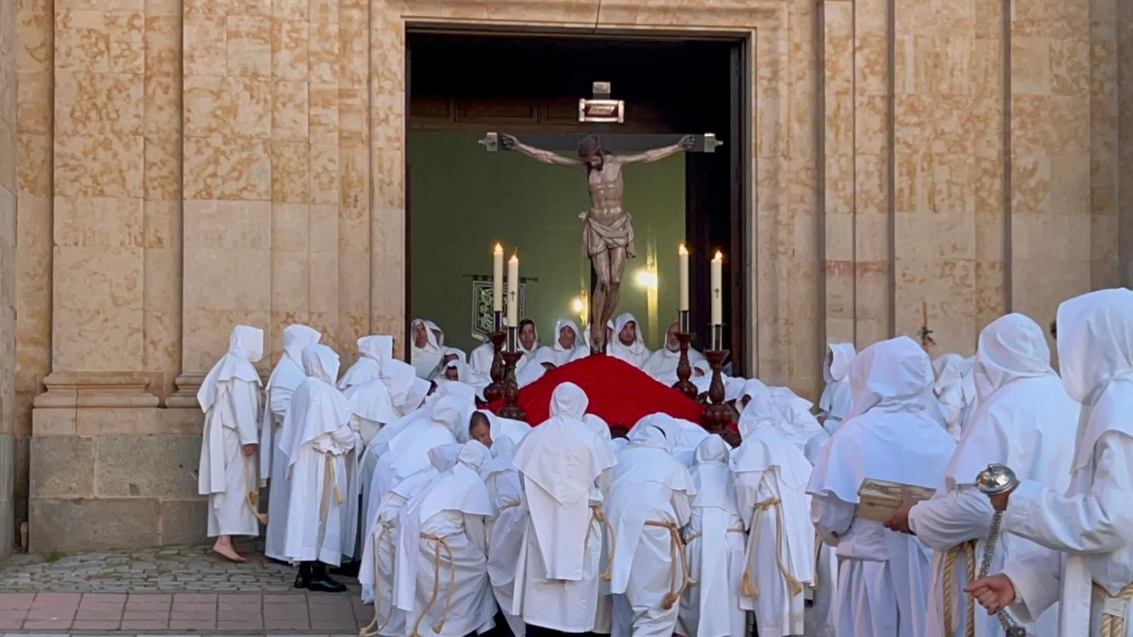 María Nuestra Madre y el Cristo del Amor y de la Paz en la procesión de la Semana Santa 2026 en Salamanca