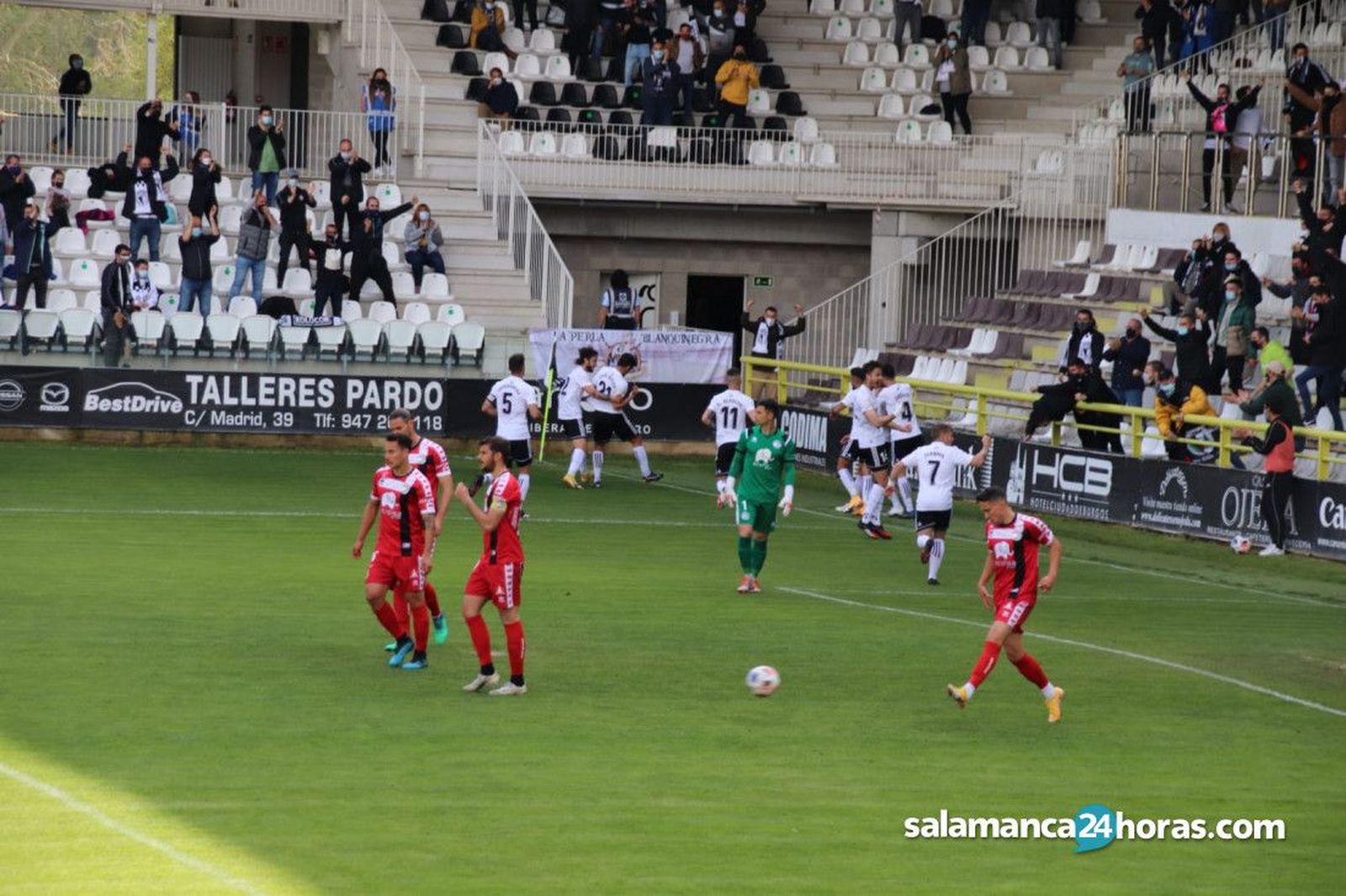 El Burgos CF tumba a Unionistas y deja casi asegurado el primer puesto