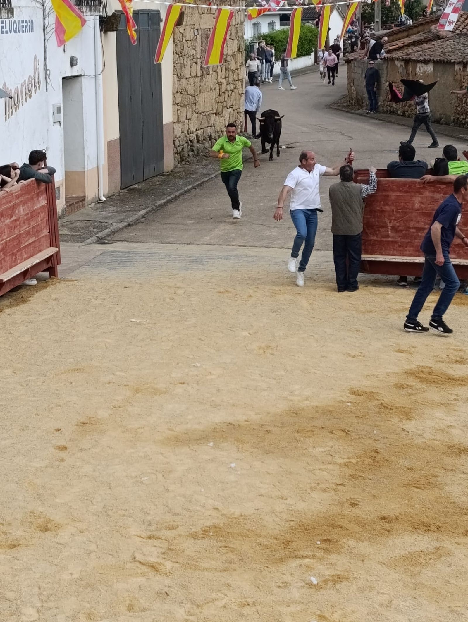 whatsapp-image-2025-05-17-at-19-37-23