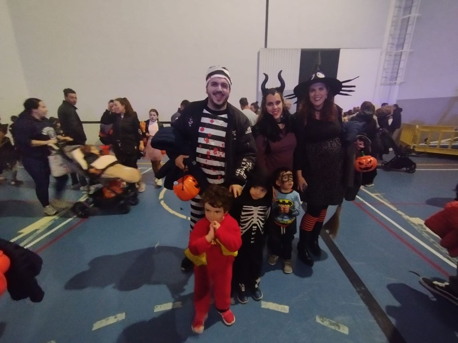 Santa Marta vive una "Terrorífica fiesta" en la noche de Halloween