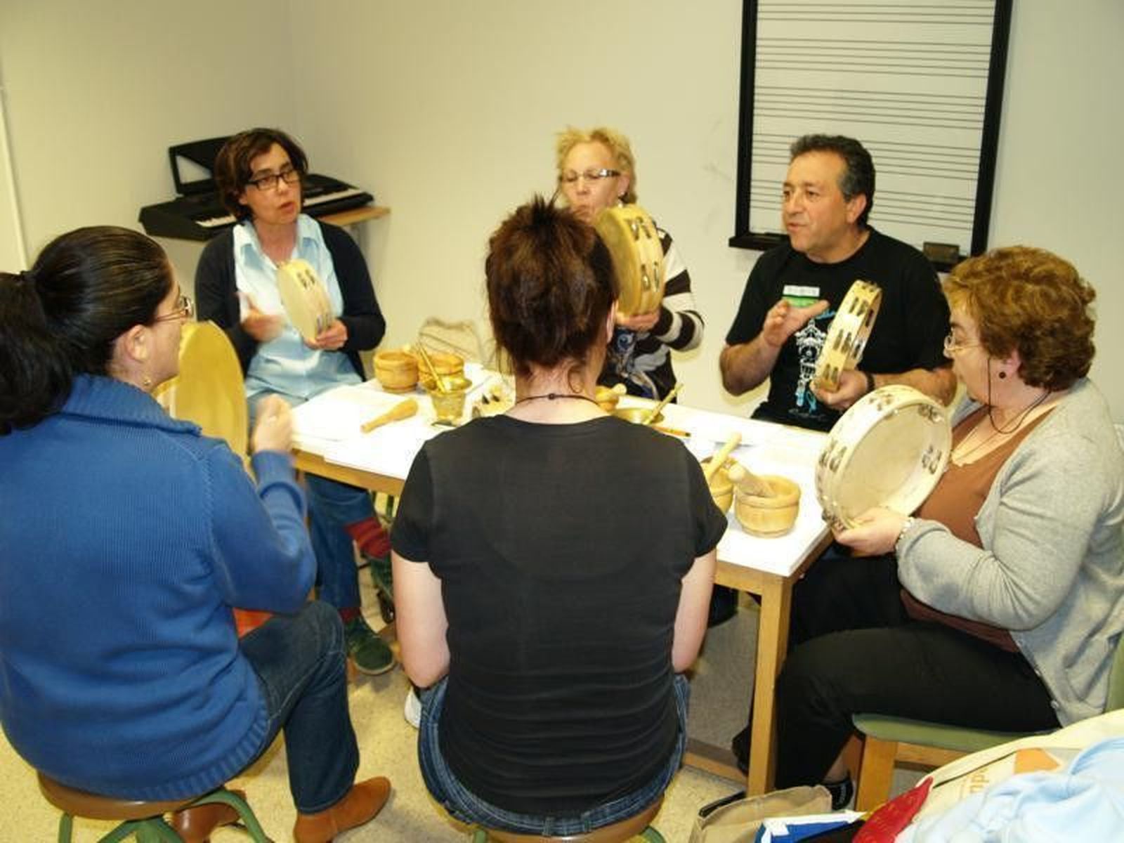 El taller de canto del Instituto de las Identidades y la Escuela Municipal de Música ofrecen un concierto de Navidad El taller de canto del Instituto de las Identidades y la Escuela Municipal de Música ofrecen un concierto de Navidad