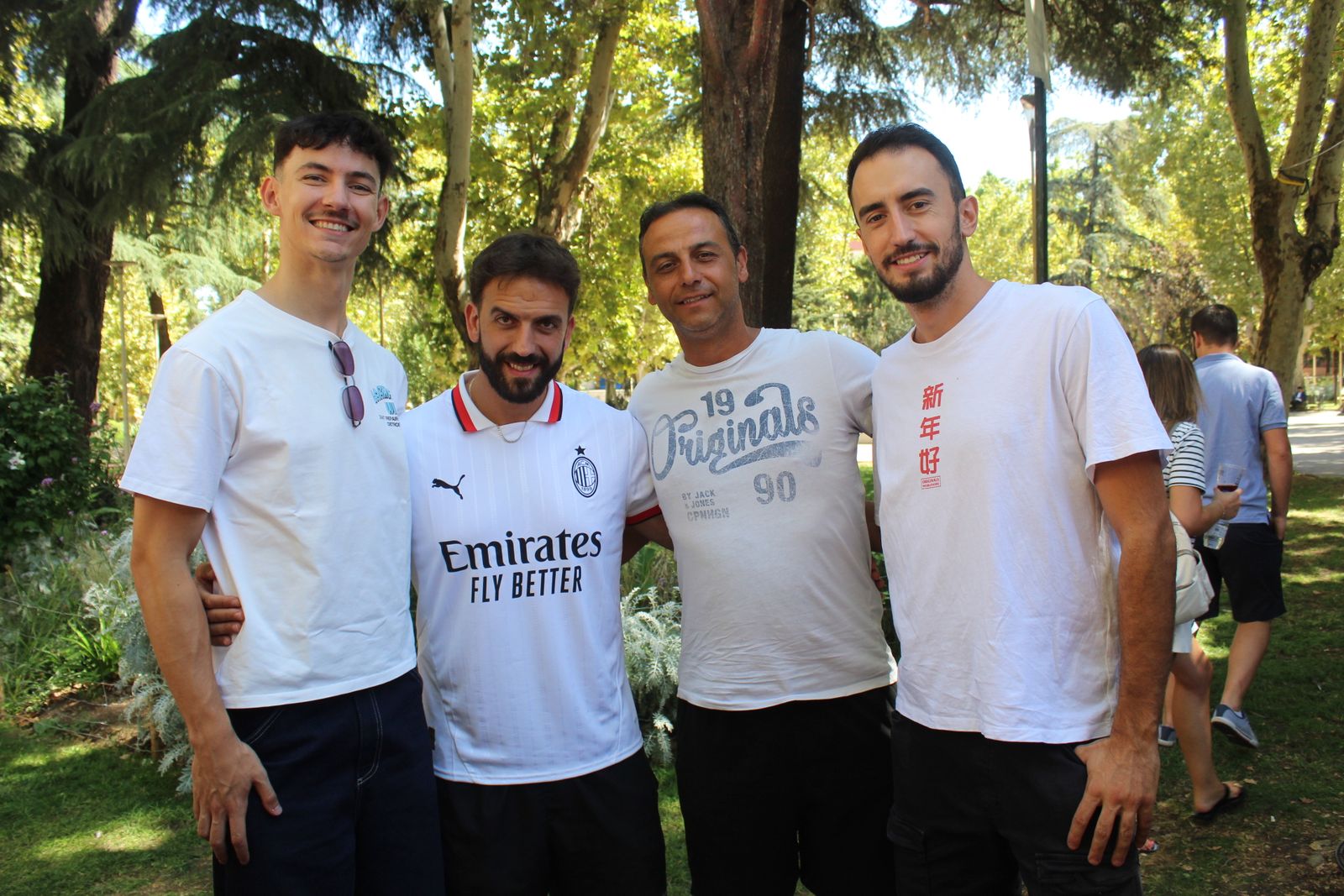 Ambiente en la Feria de Día en el mediodía de este