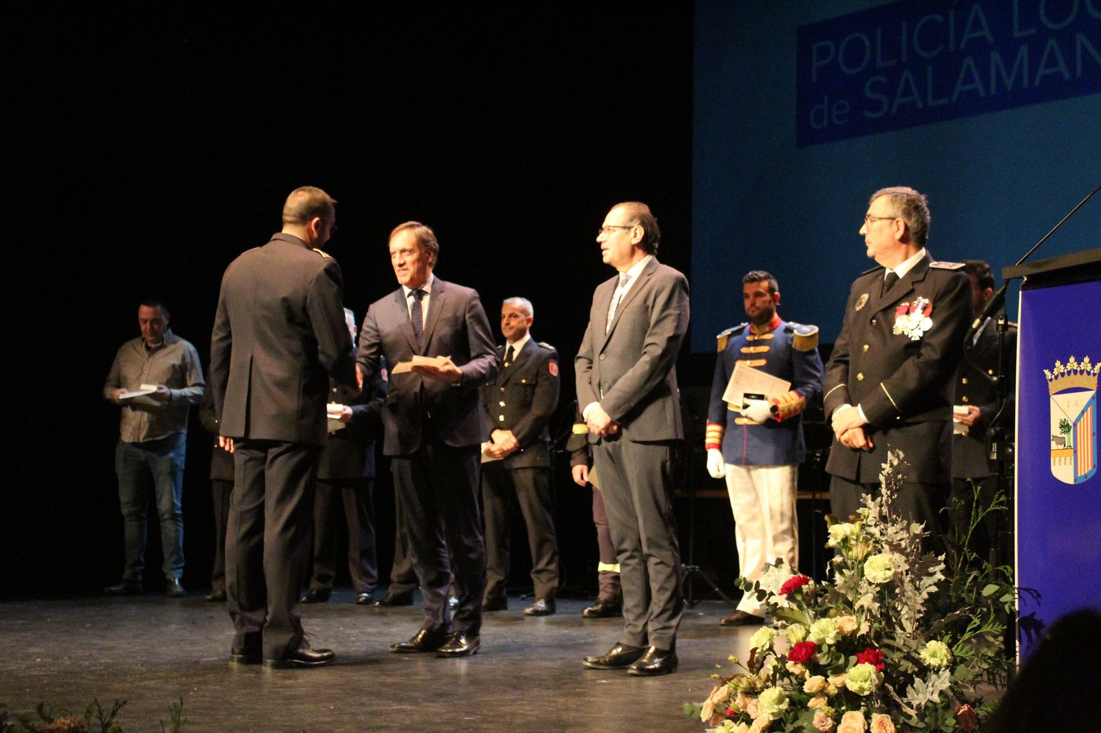 entrega-de-medallas-de-reconocimiento-a-la-policia-local-19