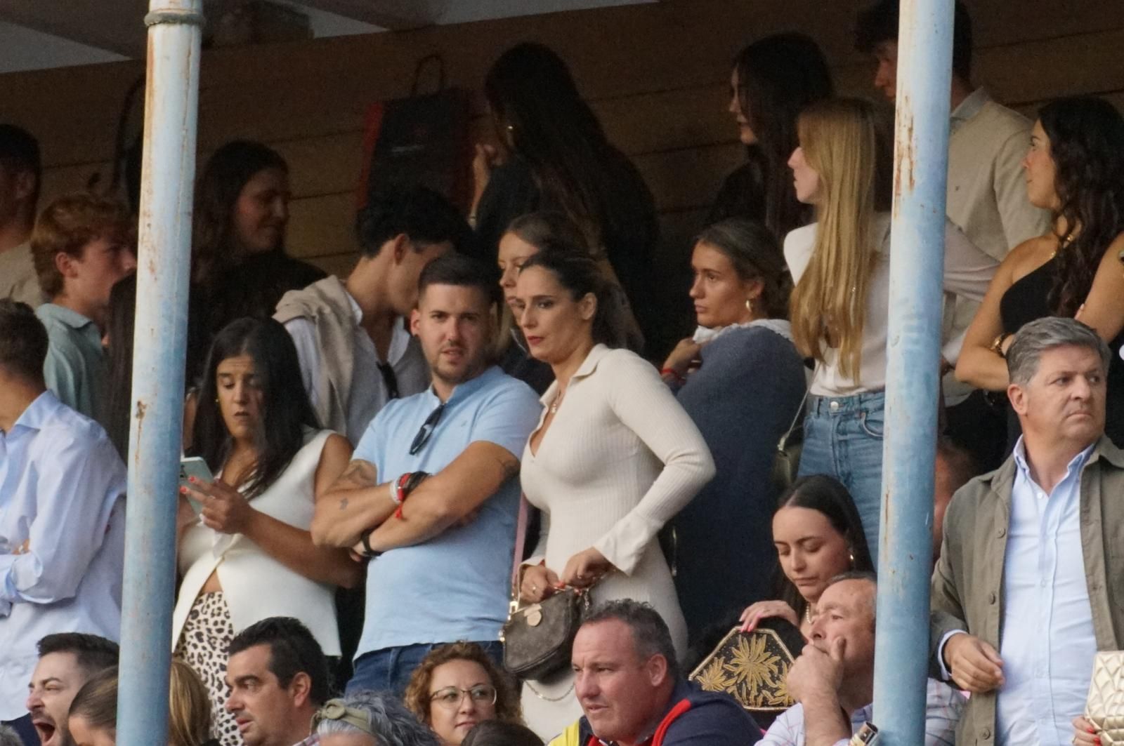 resumen-fotografico-del-ambiente-en-los-tendidos-de-la-glorieta-durante-la-corrida-concurso-22-de-septiembre-fotos-juanes-22