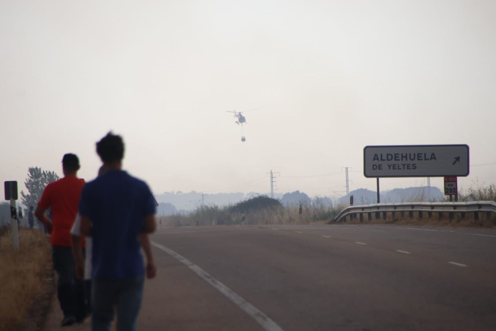 Un incendio de nivel 2 afecta al entorno rural de Martín de Yeltes