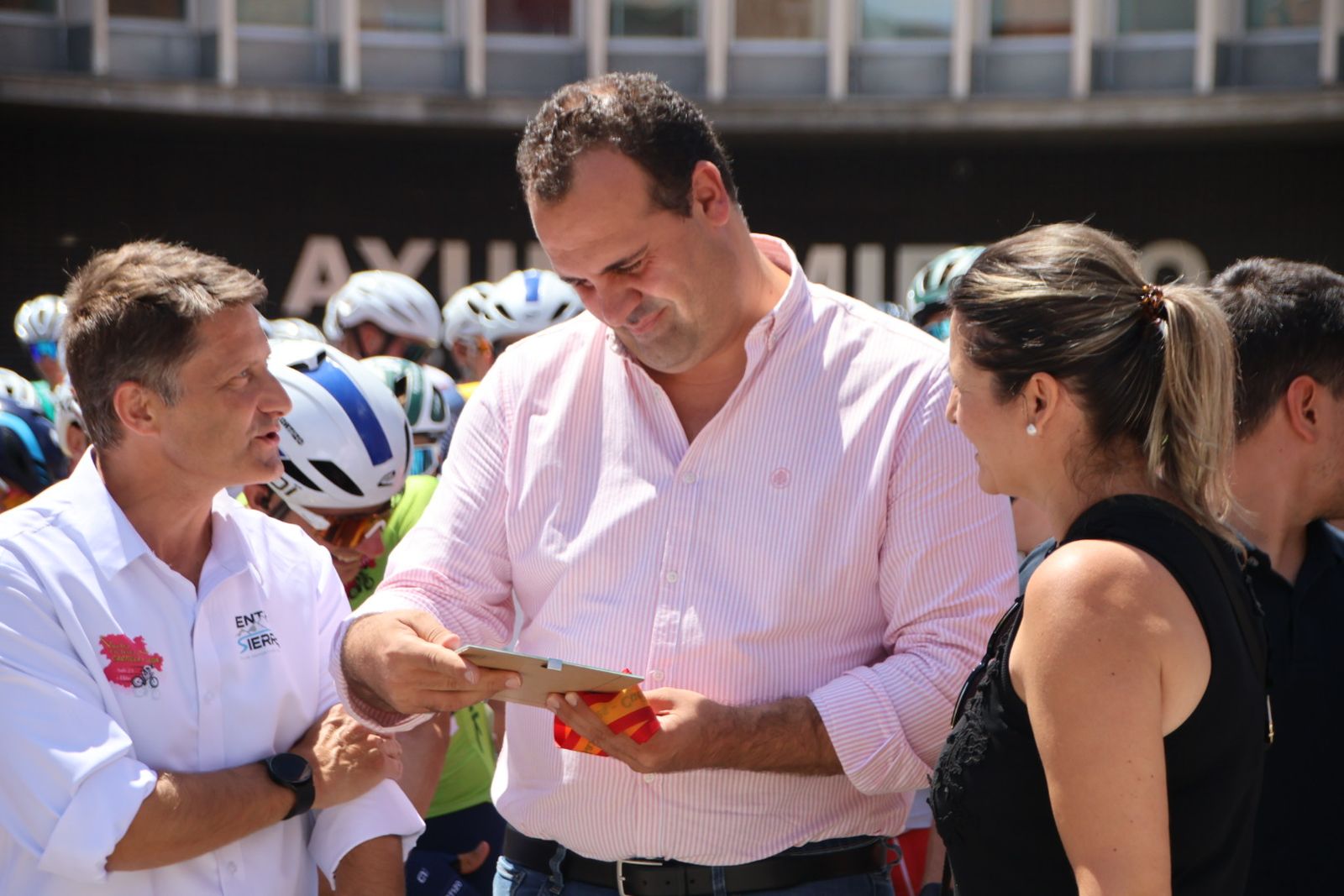 Salida II Vuelta Ciclista a Castilla y León Sub-23 y Élite