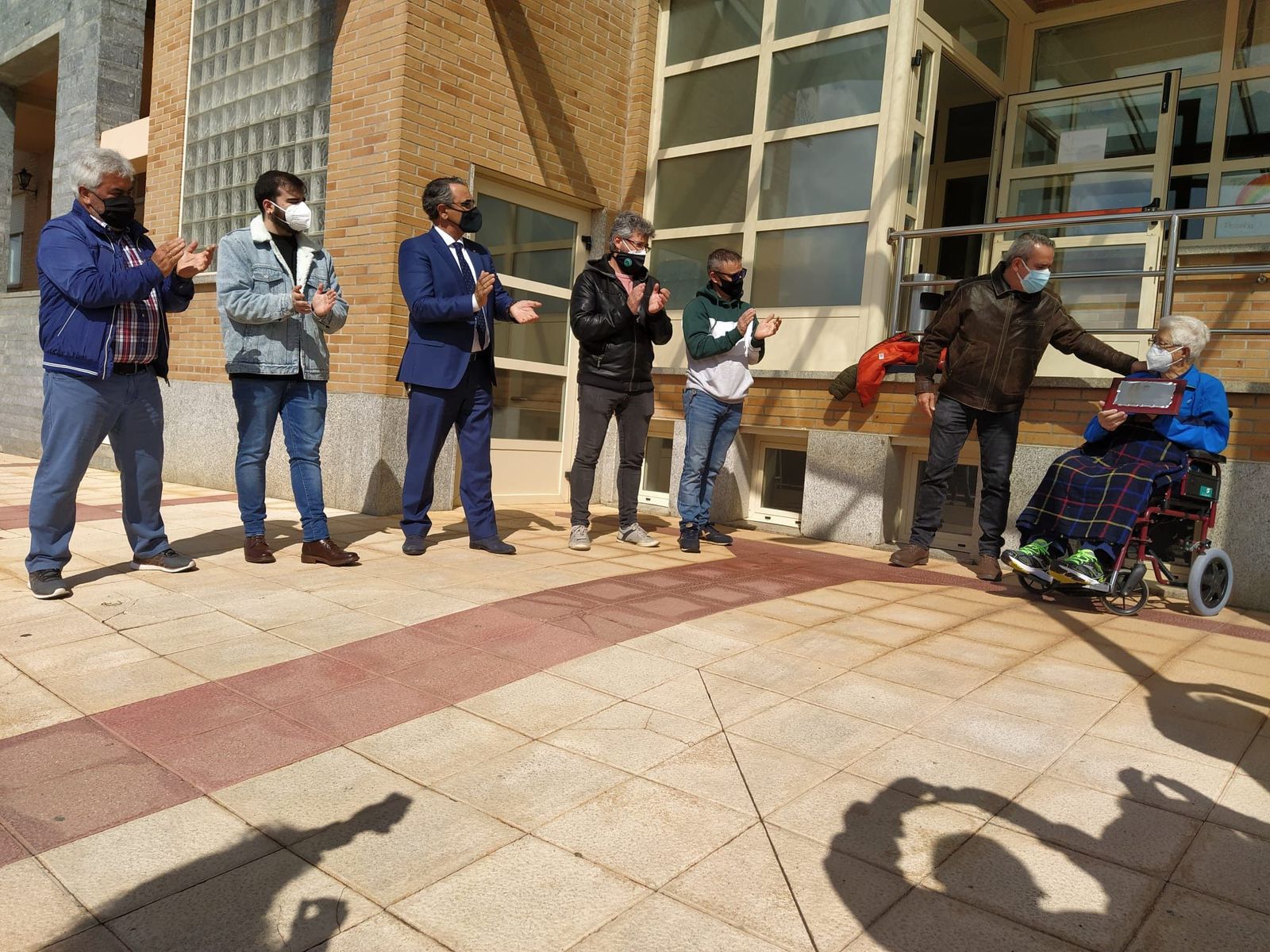 Doñinos homenajea a Joaquín Grimaldo y pone su nombre el campo de fútbol municipal