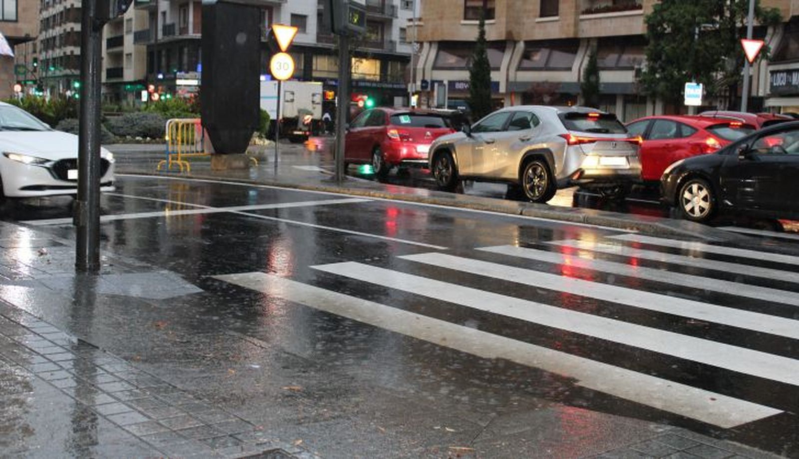 Charco avenida de Mirat