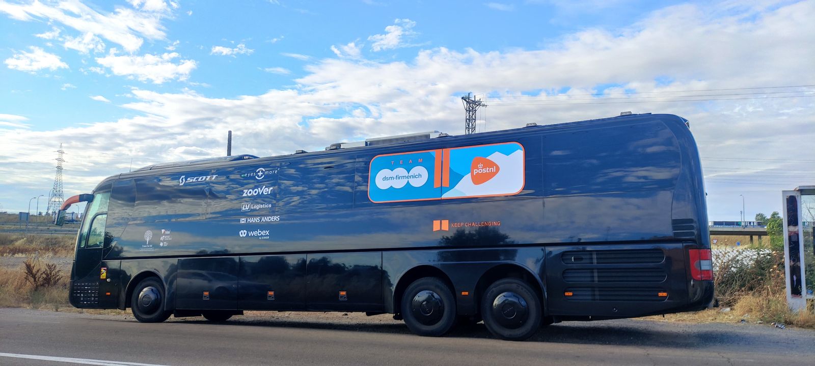 Autobús equipo DSM en Salamanca