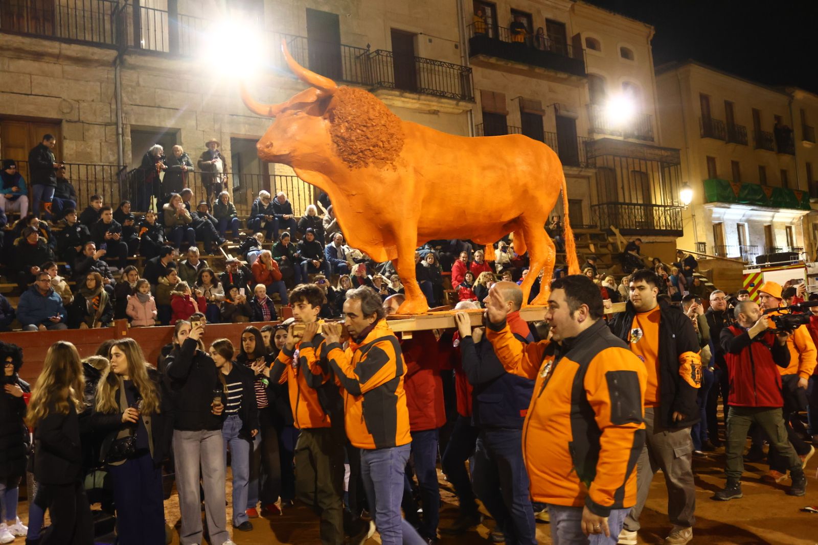Pasacalles de cenizos en el Carnaval del Toro de Ciudad Rodrigo 2026