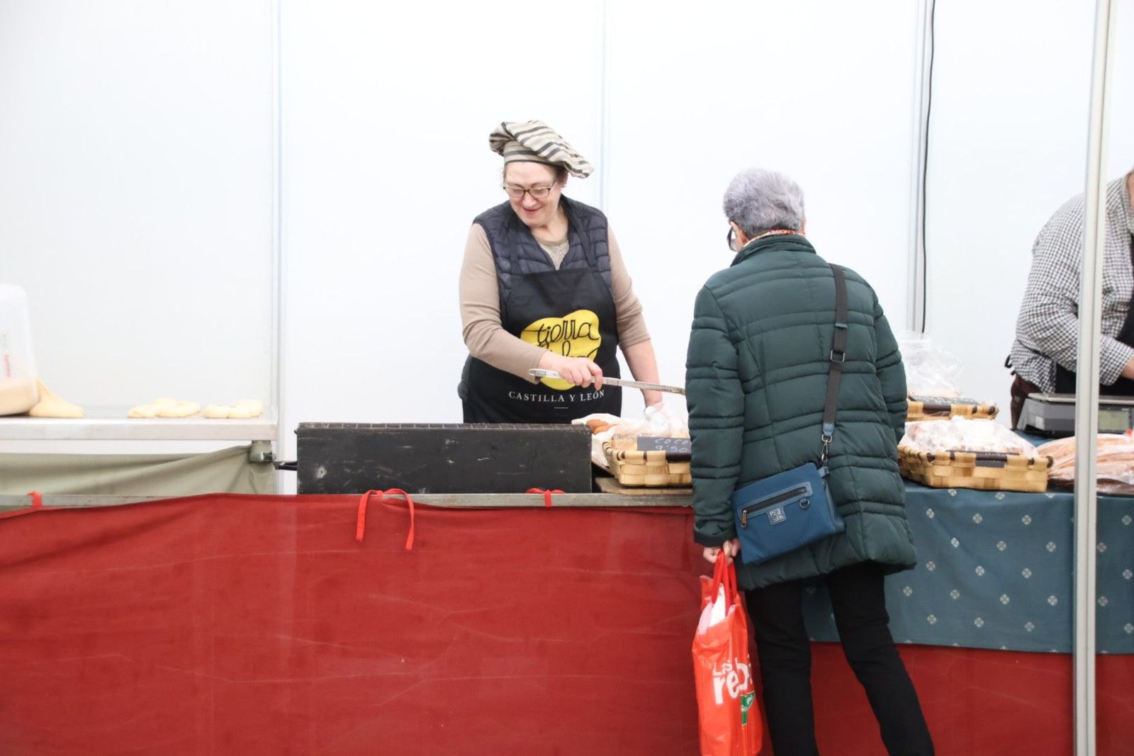 VI Feria Gastronómica en la Plaza Mayor de Guijuelo