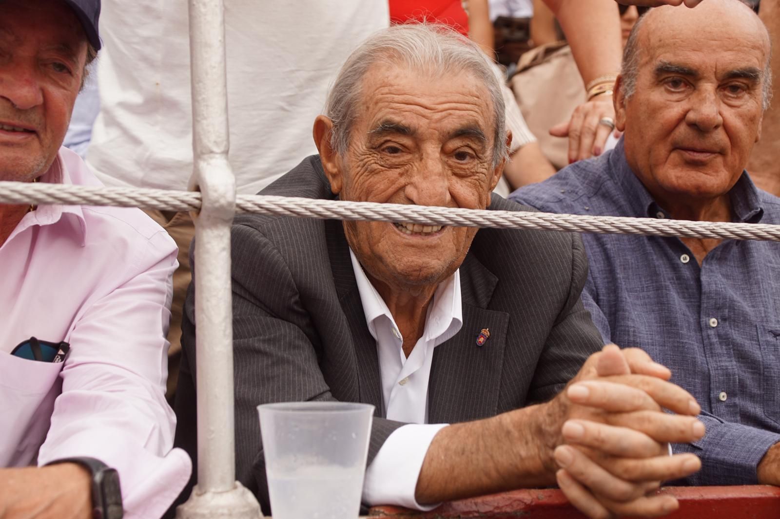 Gran ambiente en La Glorieta para la tarde de toros de Morante de la Puebla, Ismael Martín y Marco Pérez
