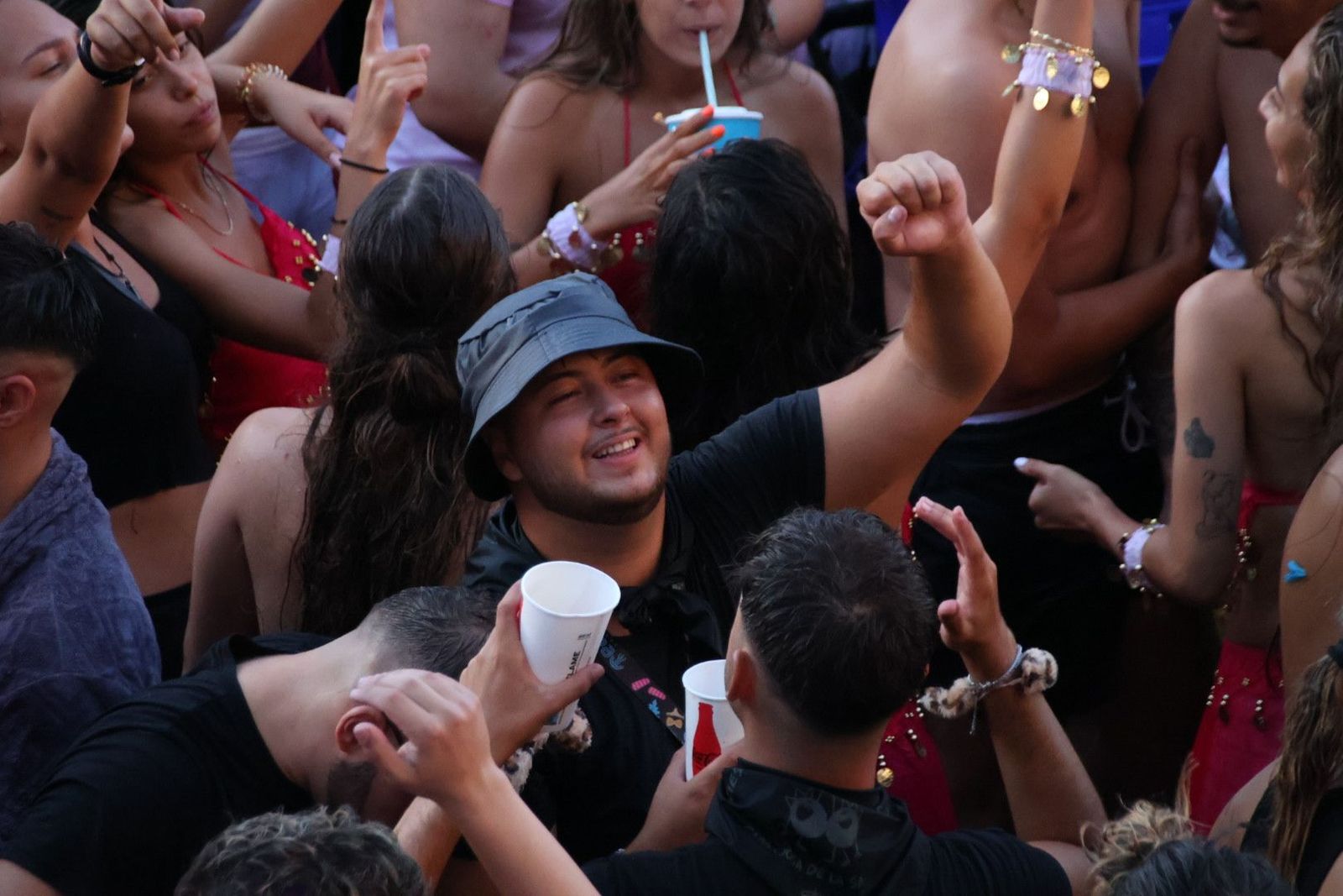 Chupinazo de fiestas en Carbajosa de la Sagrada