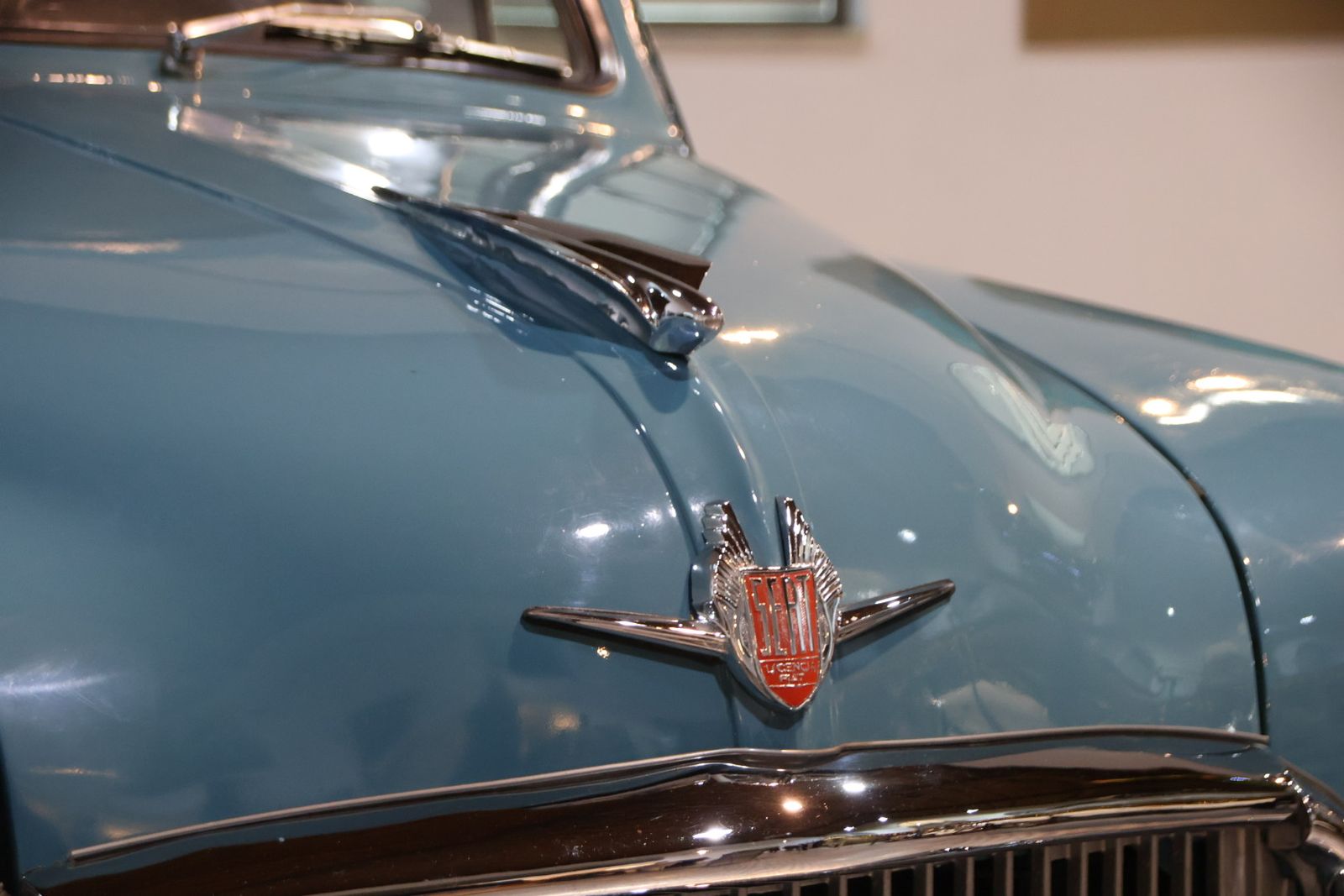 ‘Motor Clásico y Acrílicos’ de Santiago Pedrós González