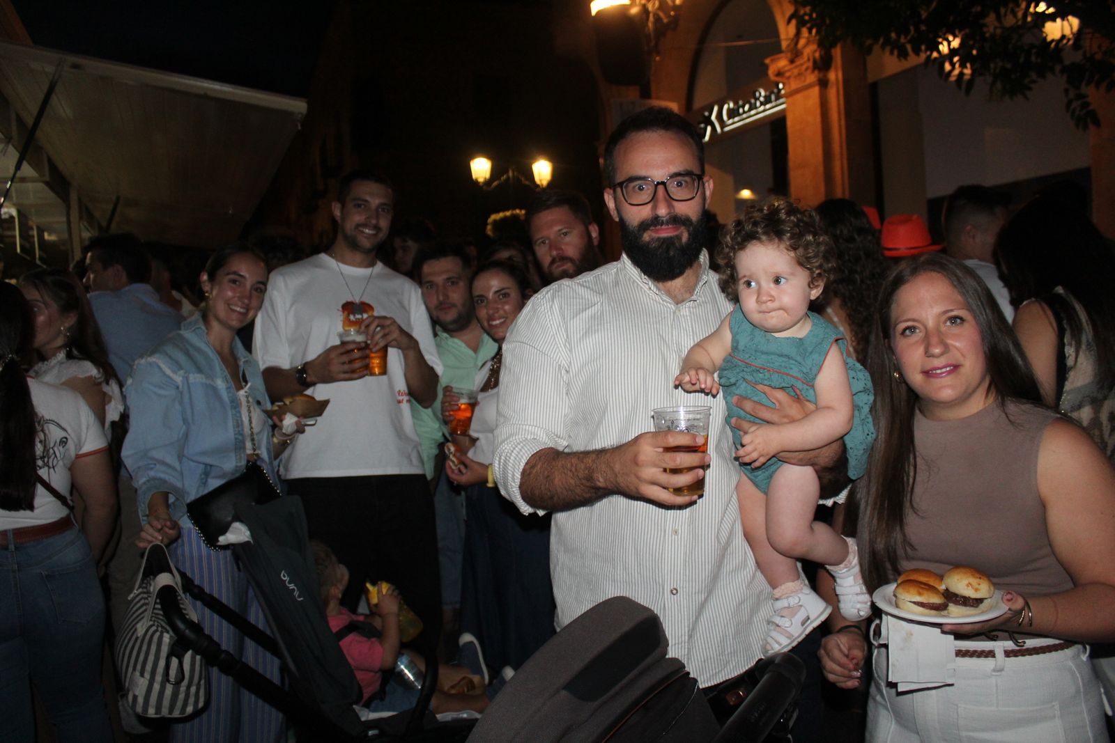 Ambiente en la Feria de Día en la tarde de este sábado