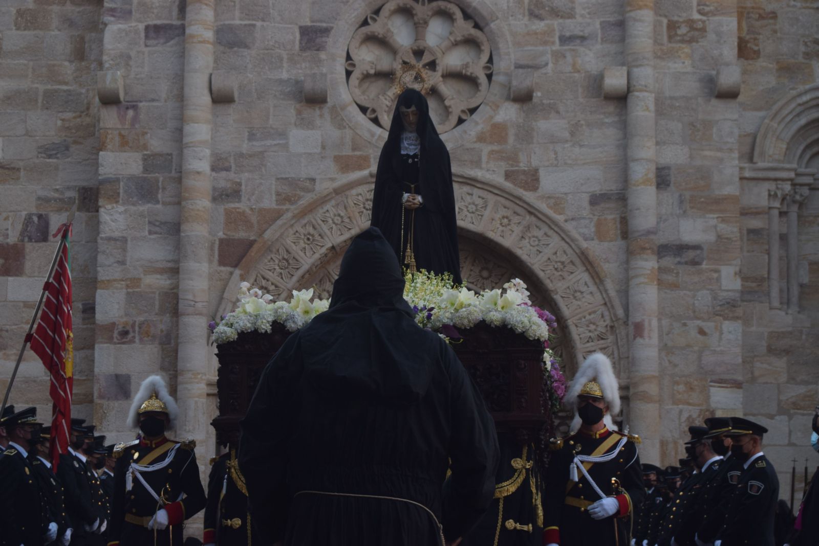procesion-de-la-virgen-de-la-soledad-16