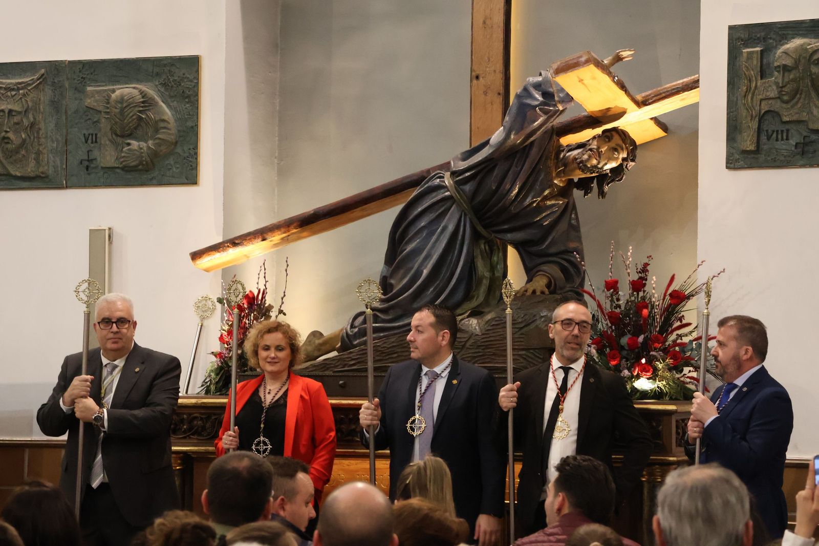 Entrada de nuevos hermanos de la Hermandad de Jesús en Su Tercera Caída (42).JPG