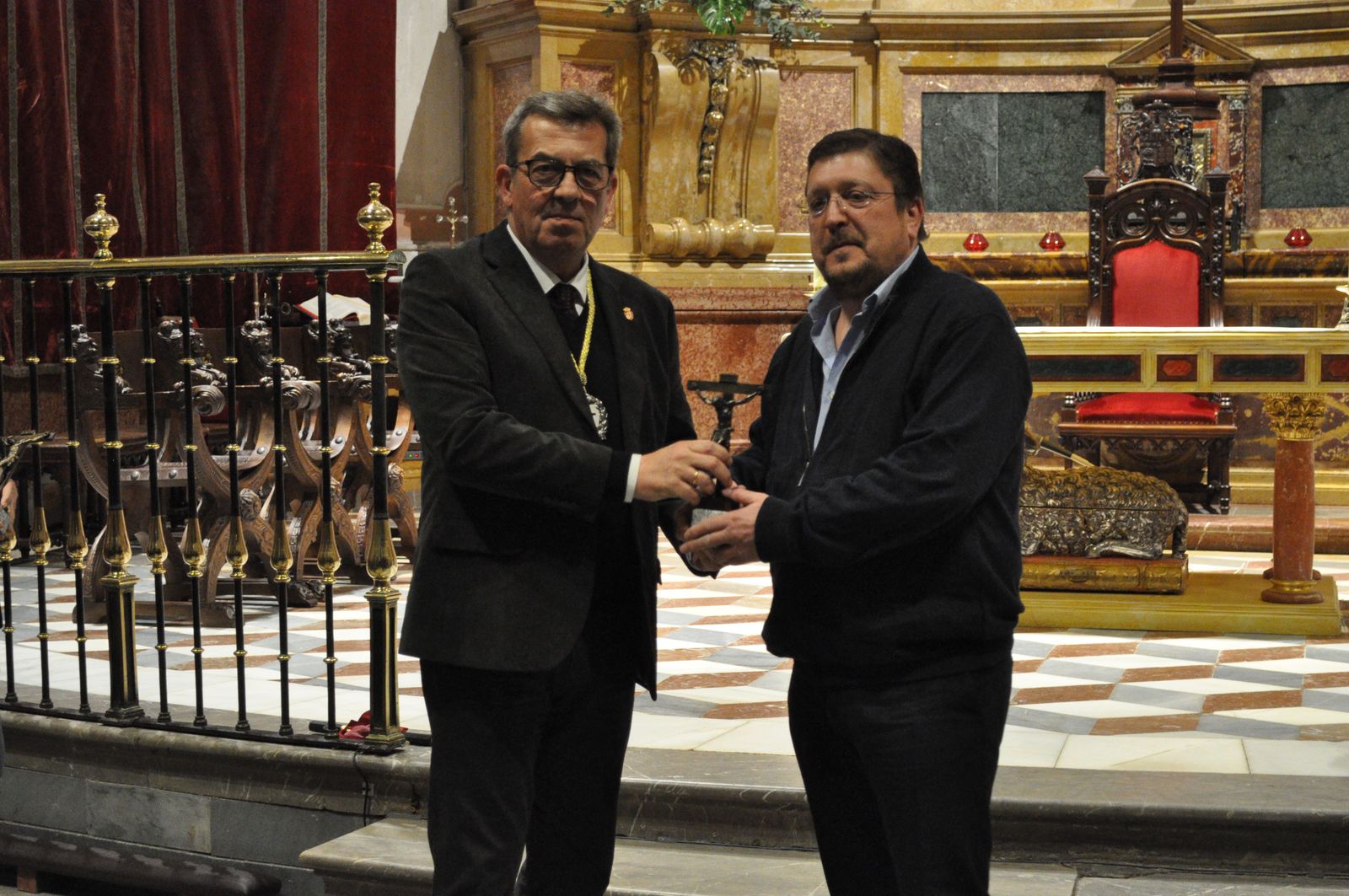 entrada-de-nuevos-hermanos-y-reconocimiento-a-mayordomos-de-la-cofradia-del-silencio-2023-13