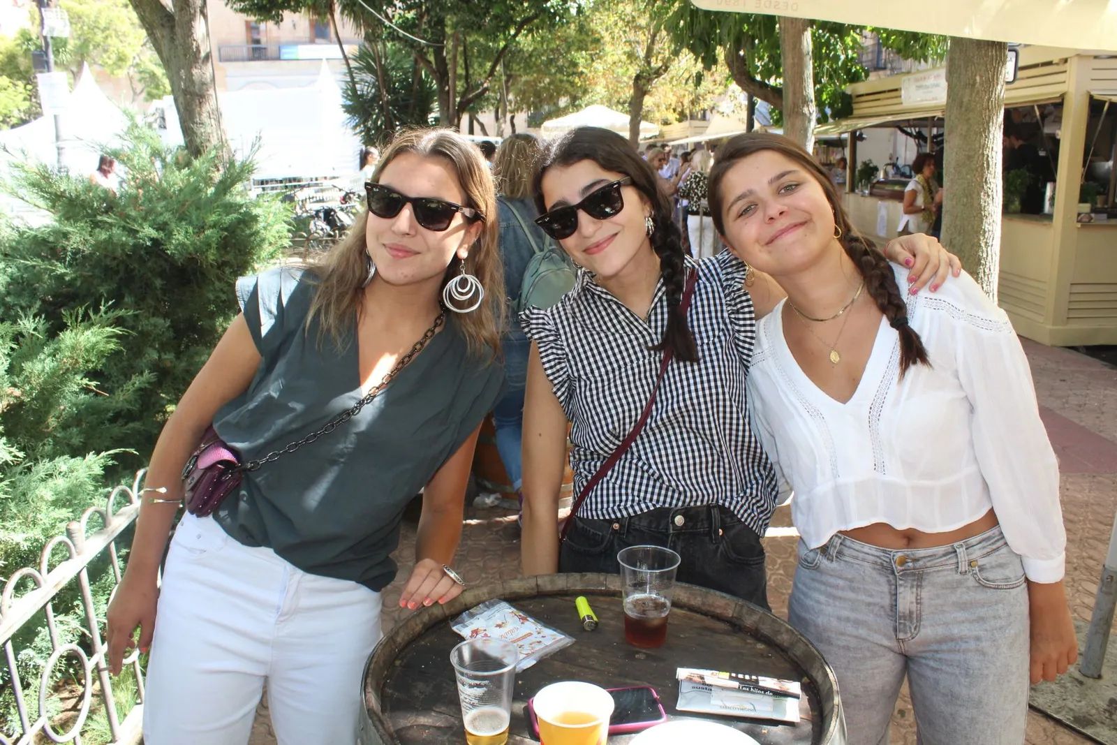 Ambiente en la Feria de Día en el mediodía de este sábado