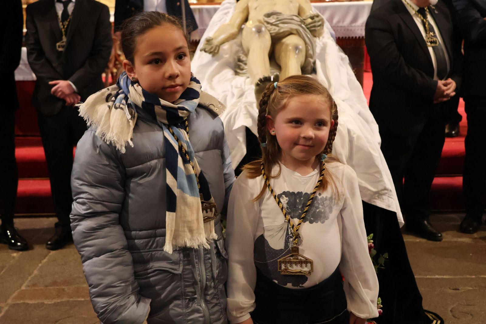 Entrada de nuevos hermanos del Santo Entierro (9).JPG