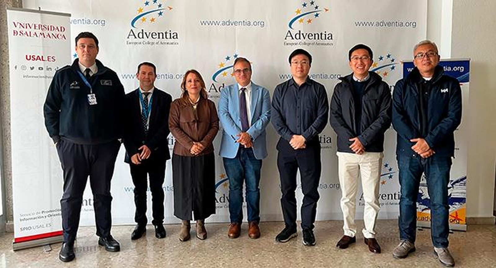 La Universidad de Salamanca presenta el grado en Piloto de Aviación Comercial y Operaciones Aéreas a una delegación china