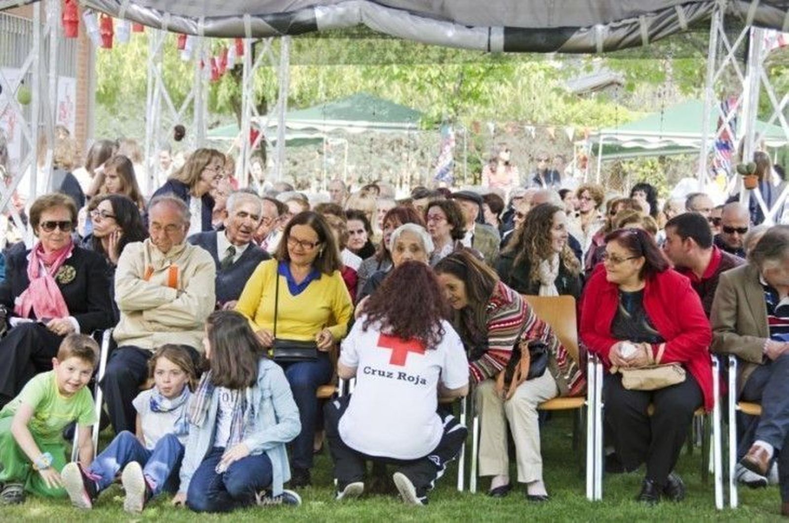 Fiesta en el centro de estancias diurnas de Cruz Roja