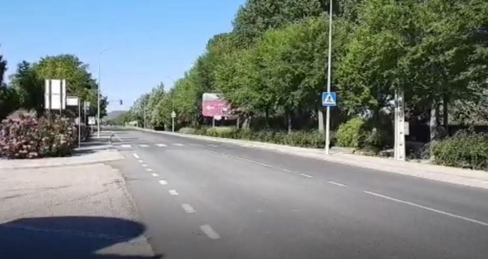 Una de las carreteras que atraviesa Pedrajas en Valladolid.