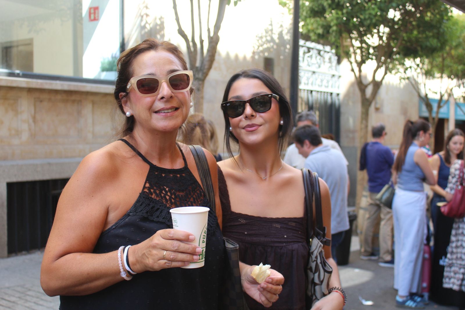 Ambiente en la Feria de Día en el mediodía de este sábado