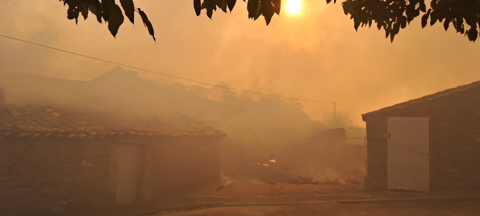 El incendio de Cipérez arrasa Cerezal de Puertas (9).jpeg
