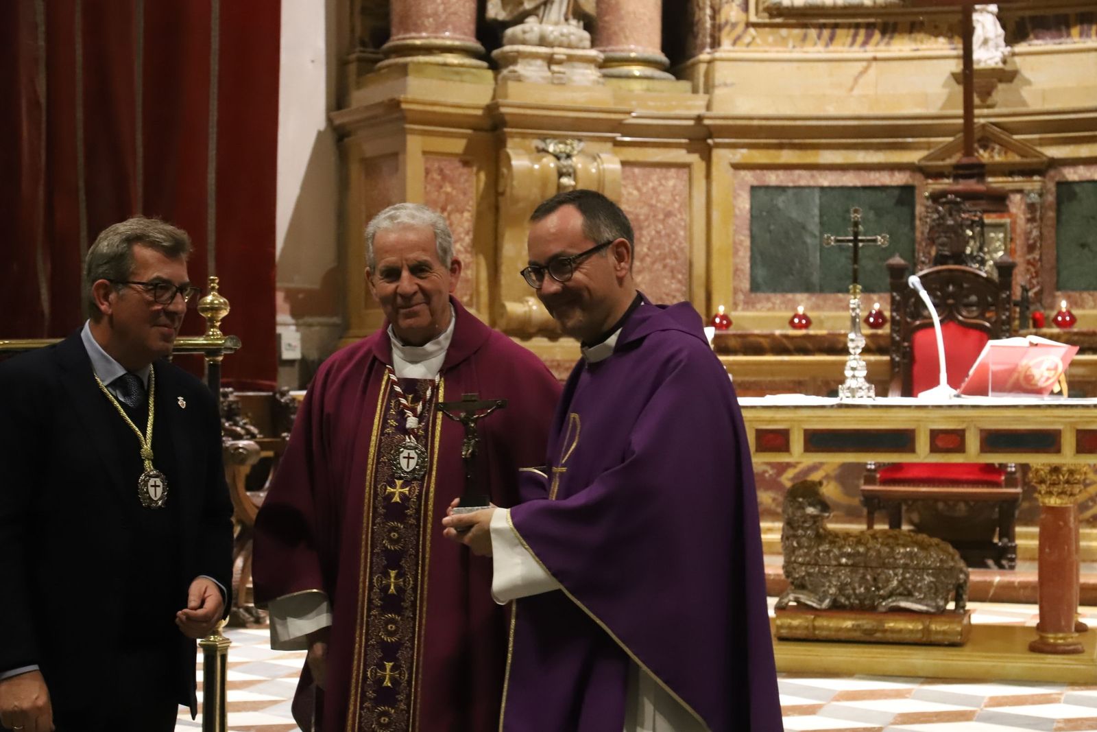 Entrada de nuevos hermanos a la Real Cofradía del Silencio