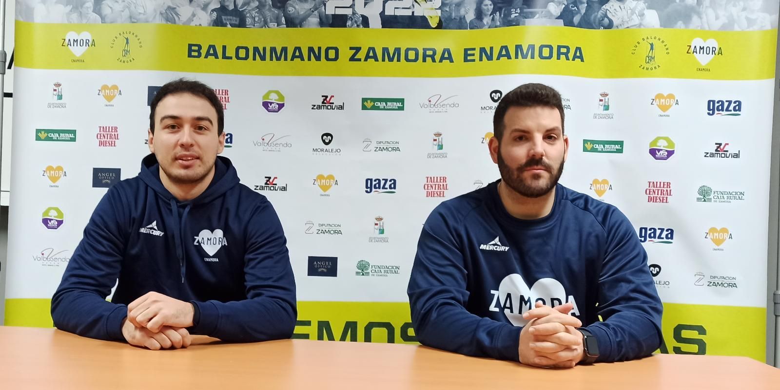 Andrés Perez e Iván López en sala de prensa