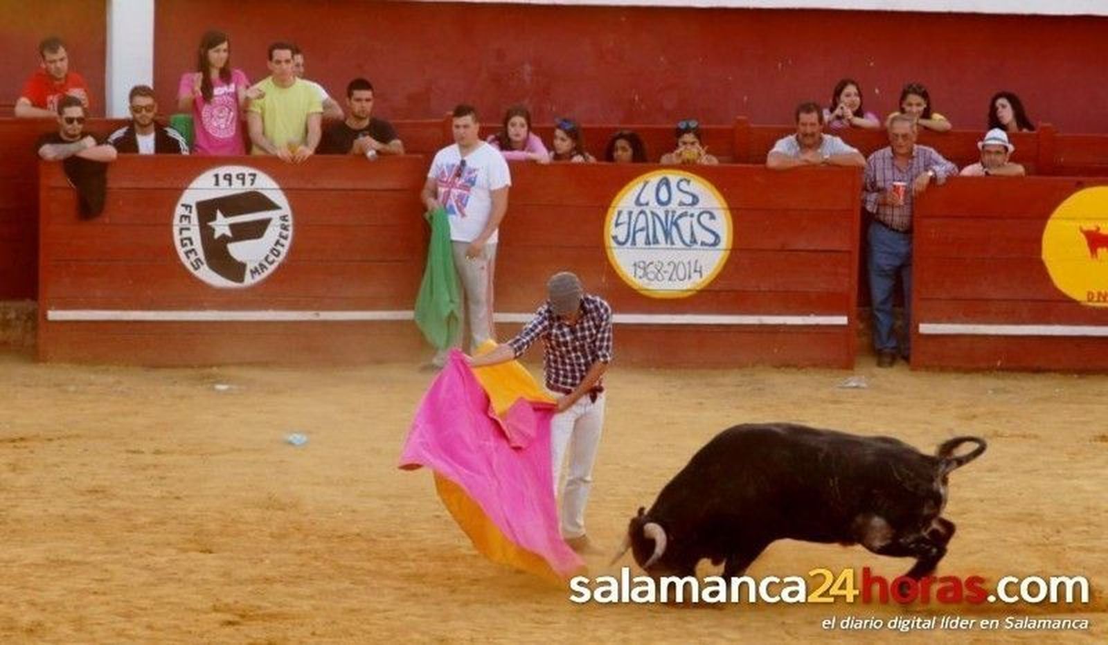 Capea popular en Macotera