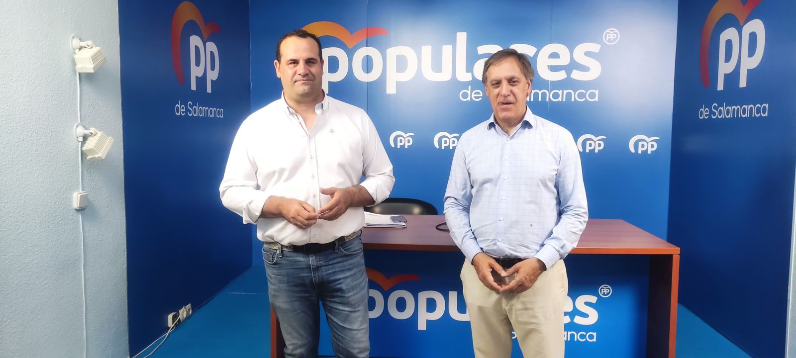 David Mingo y Carlos García Carbayo en la sede del PP de Salamanca