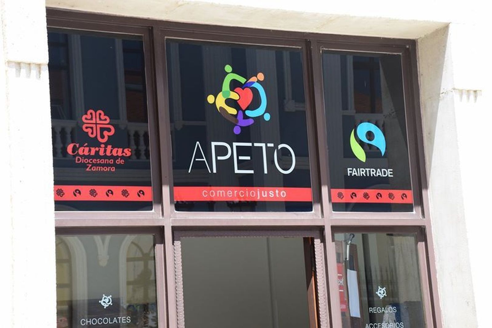 Caritas tienda comercio justo