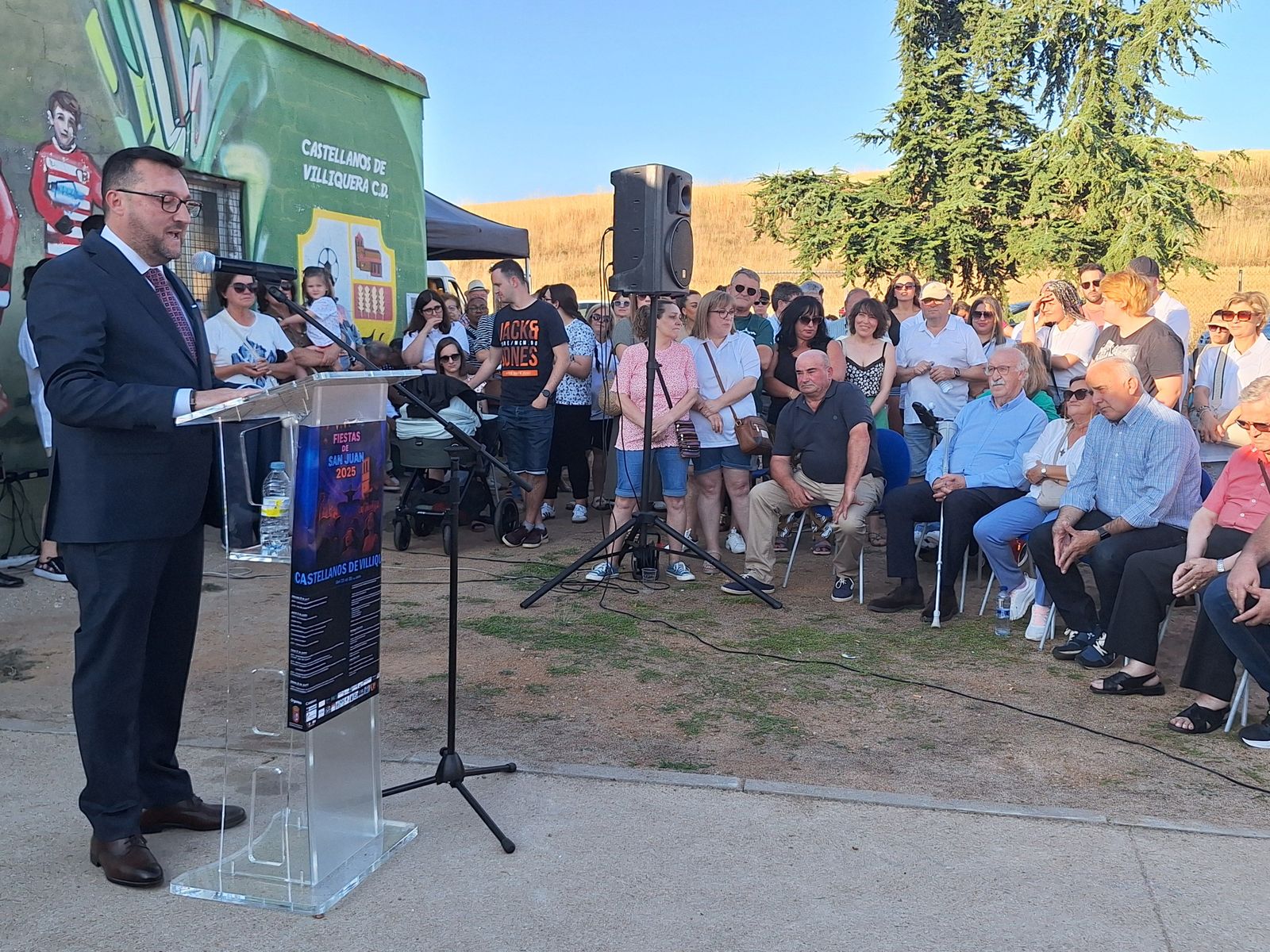 El campo de Castellanos de Villiquera pasa a llamarse Marcelino Valle