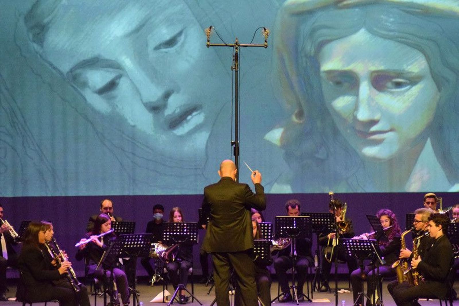 La banda de música Maestro Nacor Blanco lleva la esencia de la Semana Santa al Ramos Carrión