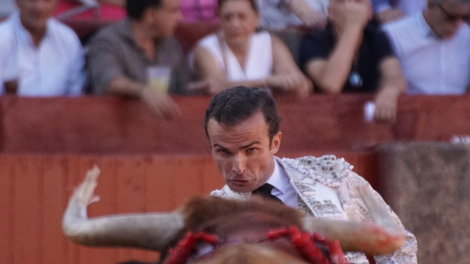 Damián Castaño con el toro de su regreso a La Glorieta, el primero del encierro de Vellosino