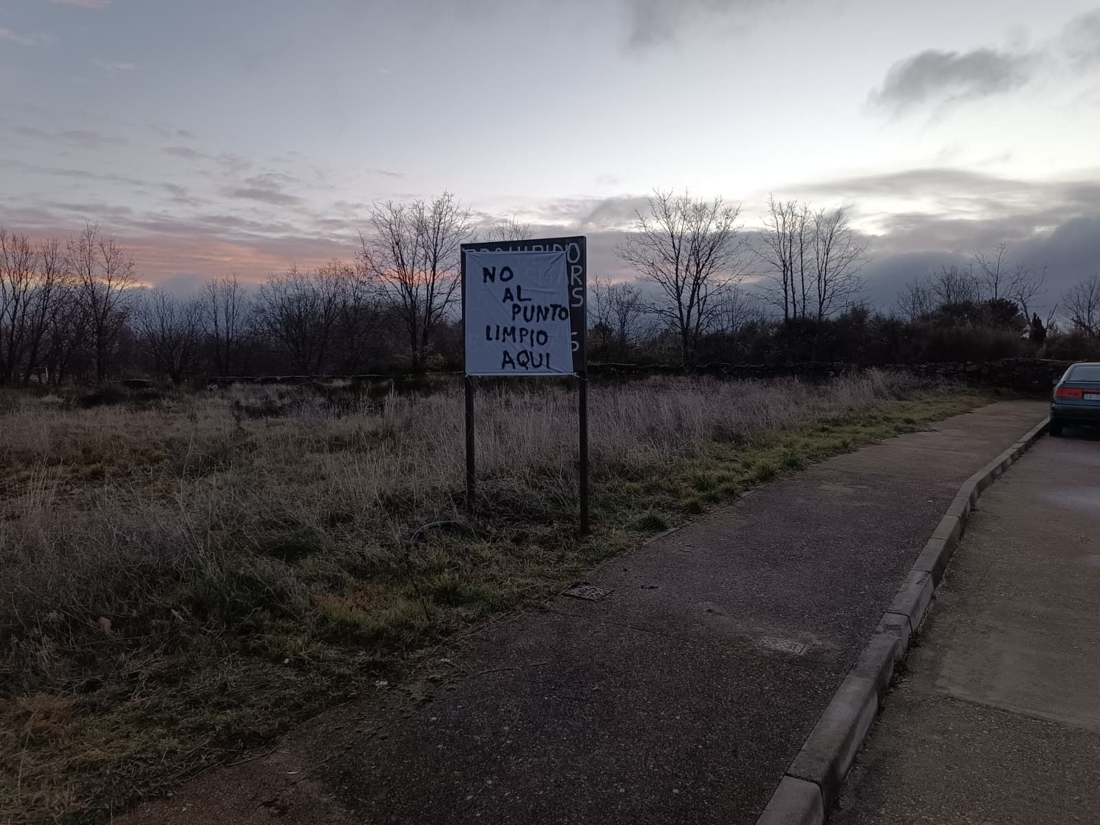 Pancartas contra el punto limpio en La Alberca (1)