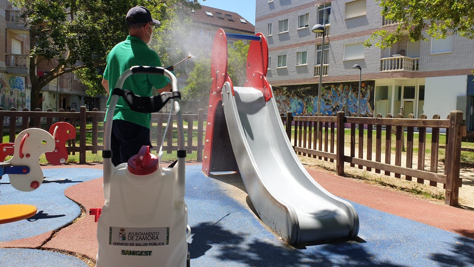 Desinfección parques infantiles