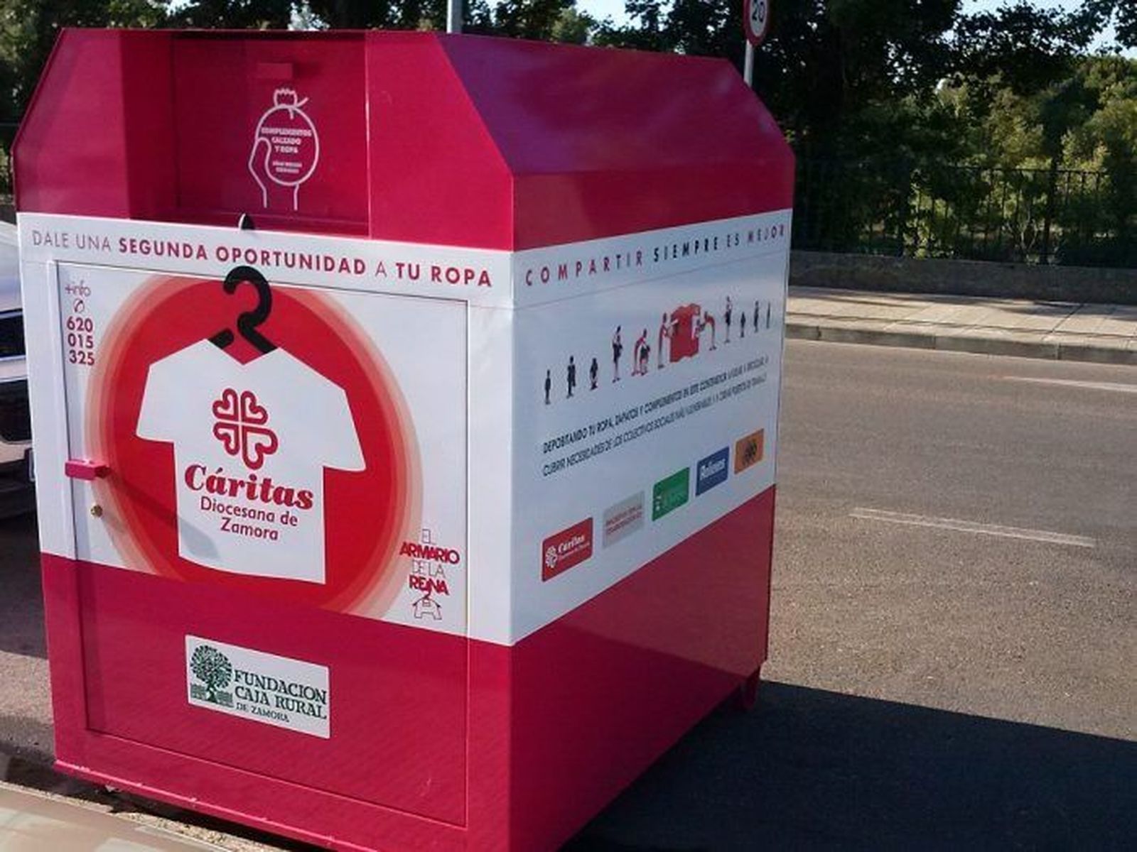 Caritas benavente contendor ropa