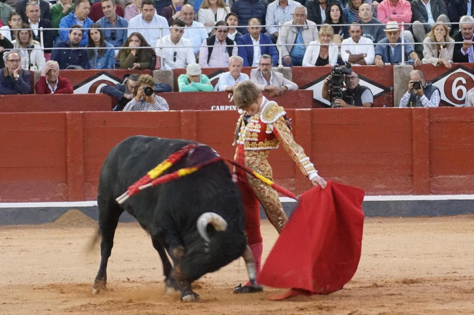 La corrida concurso para despedir la feria con Morante, Talavante y Borja Jiménez: imágenes de los mejores momentos en La Glorieta