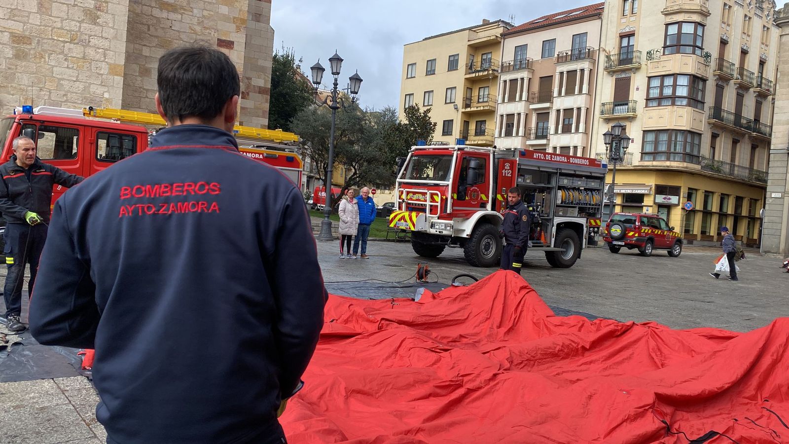 exposicion-de-los-bomberos-en-la-plaza-mayor-4