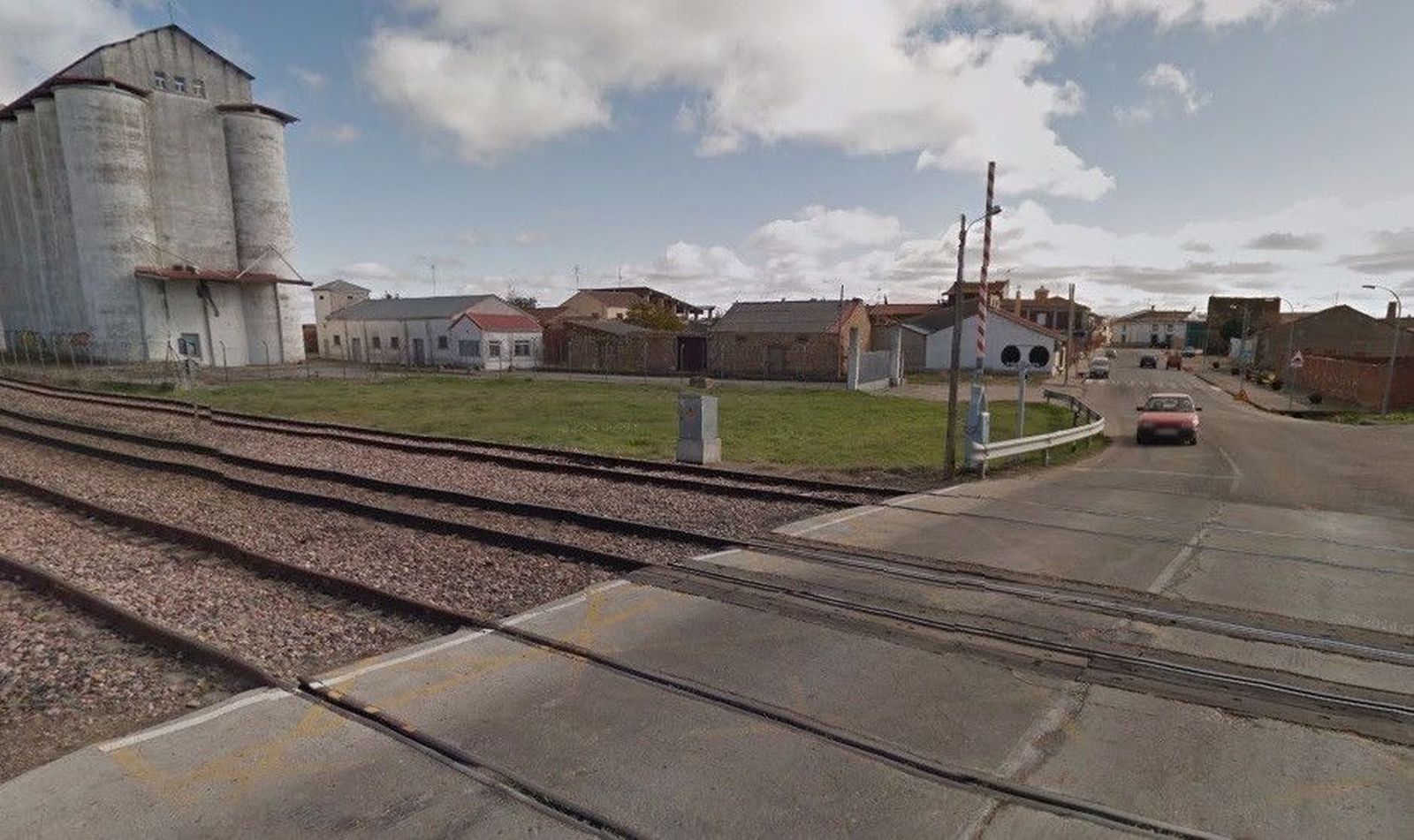 Adif inicia los trámites para la supresión de dos pasos a nivel en el municipio