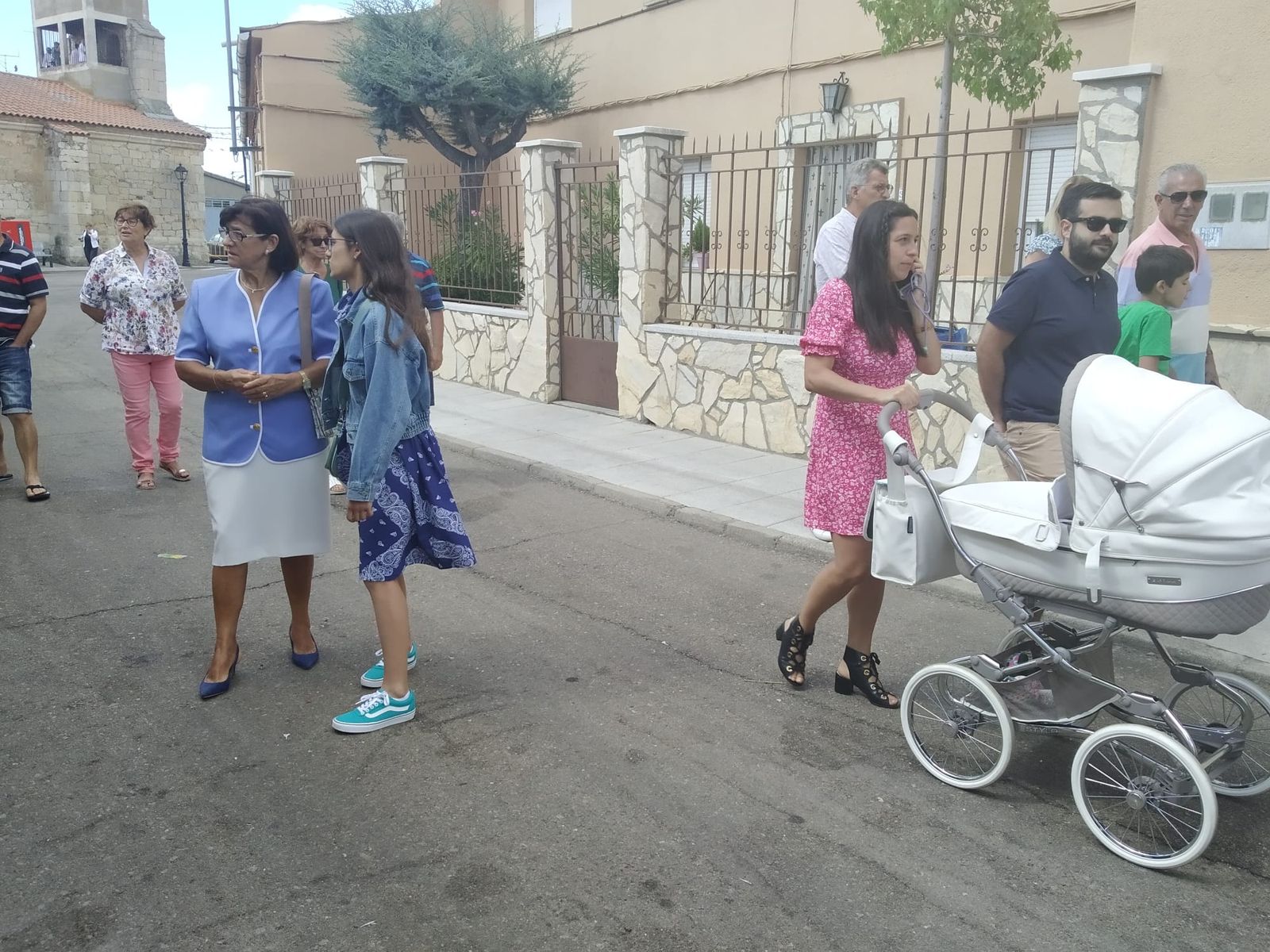 procesion-por-las-fiestas-patronales-en-valdelosa-5