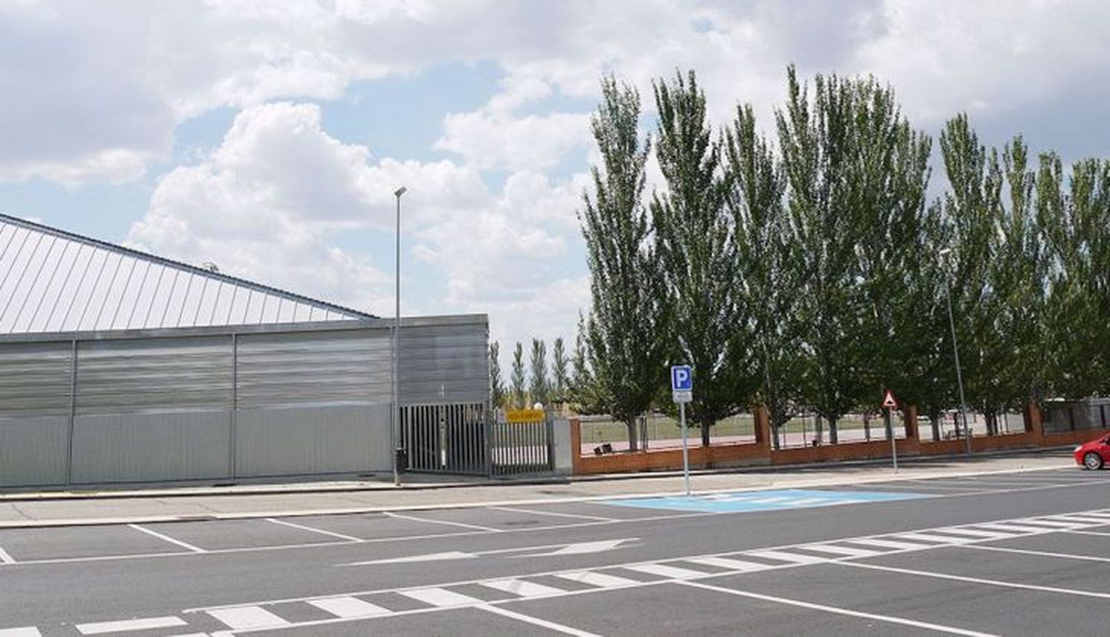 Instalaciones de la pista de tenis cubierta en Carbajosa 
